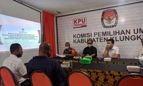 Kordiv PHL Bawaslu Klungkung, Ikuti Rapat Rekapitulasi DPB KPU