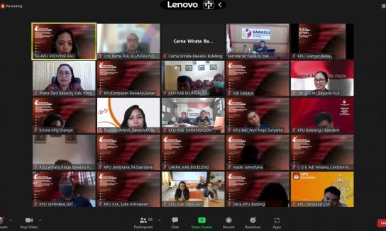 Jajaran Pimpinan Bawaslu Klungkung Ikuti Forum Diskusi Kita Bicara Pemilu Via Daring