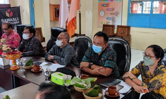 Tingkatkan Pengelolaan PPID, Bawaslu Bali Supervisi Ke Bawaslu Klungkung 