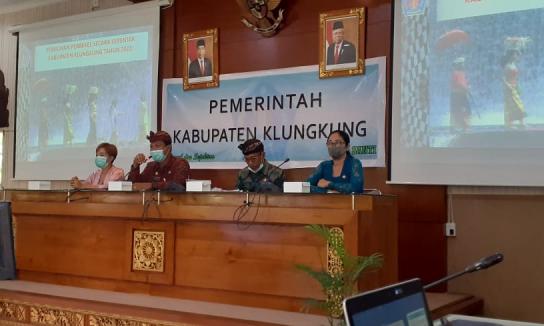 Panitia Pemilihan Kabupaten; Pengumuman Dan Pendaftaran Bakal Calon Perbekel Diumumkan Ditempat Yang Strategis Dan Dapat Dibaca Oleh Masyarakat Luas.