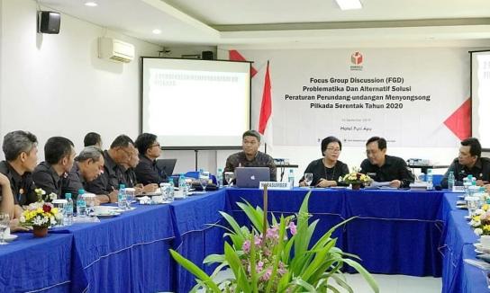 Focus Group Discussion (FGD) Problematika Dan Alternatif Solusi Peraturan Perundang-undangan Menyongsong Pilkada Serentak Tahun 2020