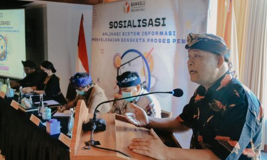 Ketua Bawaslu Klungkung Hadiri Sosialisasi Aplikasi Sistem Informasi Penyelesaian Sengketa Proses Pemilu Di Gianyar