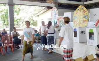 Pelaksanaan Pemilu di Kabupaten Klungkung, Rabu (17/4), ditemukan sejumlah persoalan. Di antaranya ada kekurangan surat suara pada sejumlah TPS.