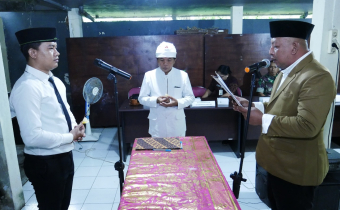 Lantik Surabawa Jadi PAW Panwaslucam Banjarangkan, Ketua Bawaslu Klungkung Pesan Agar Berkolaborasi