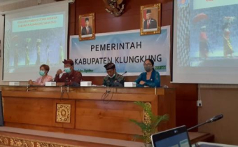 Panitia Pemilihan Kabupaten; Pengumuman Dan Pendaftaran Bakal Calon Perbekel Diumumkan Ditempat Yang Strategis Dan Dapat Dibaca Oleh Masyarakat Luas.