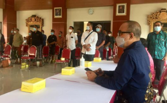 Kordiv PHL Bawaslu Klungkung Hadiri Deklarasi Damai Pemilihan Perbekel Serentak Tahun 2021 di Mapolres Klungkung